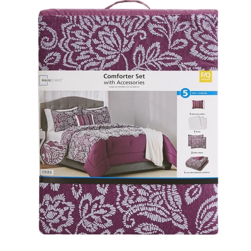 Comforter set with accessories